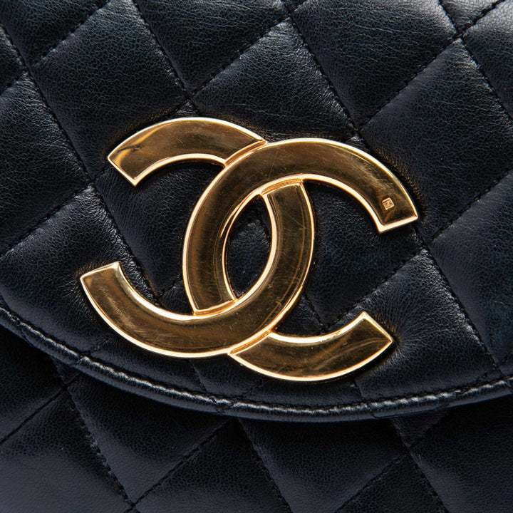 Chanel CC Matelassé Rond à rabat XL Cuir d'agneau Noir – vue 5 – GABY PARIS