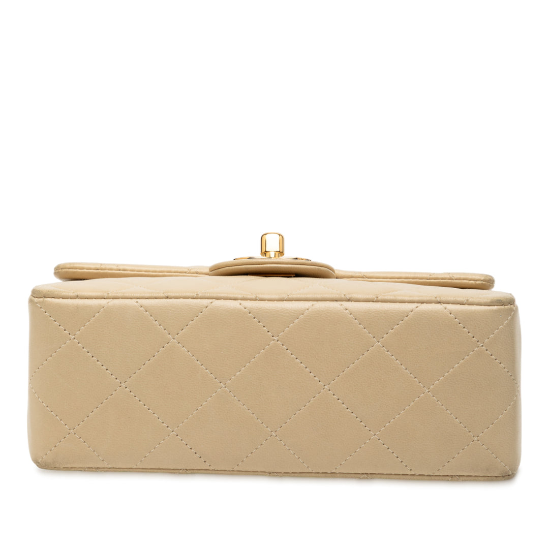 Chanel Mini Square Classic Cuir d’agneau Simple rabat