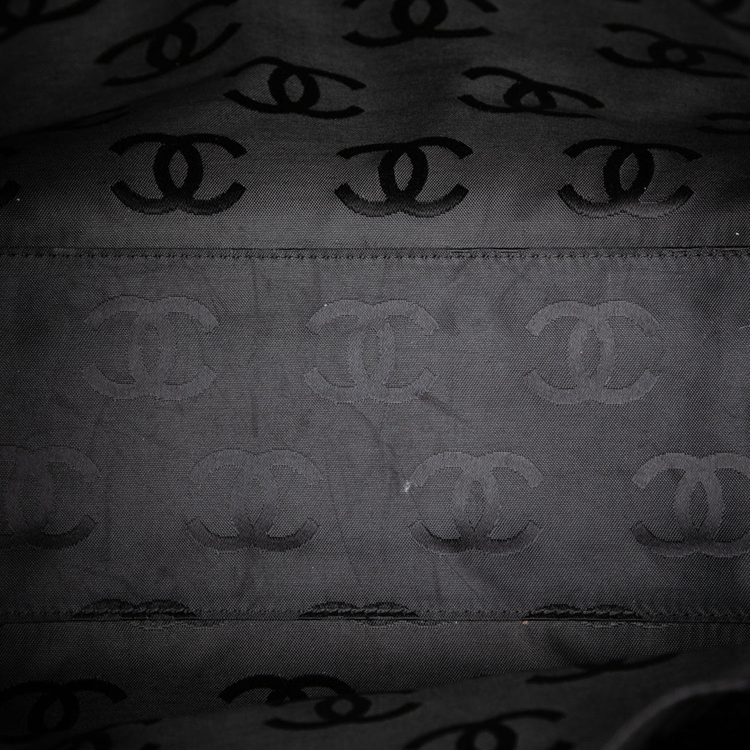 Chanel CC Wild Stitch Sac Cuir d'agneau Noir – vue 4 – GABY PARIS