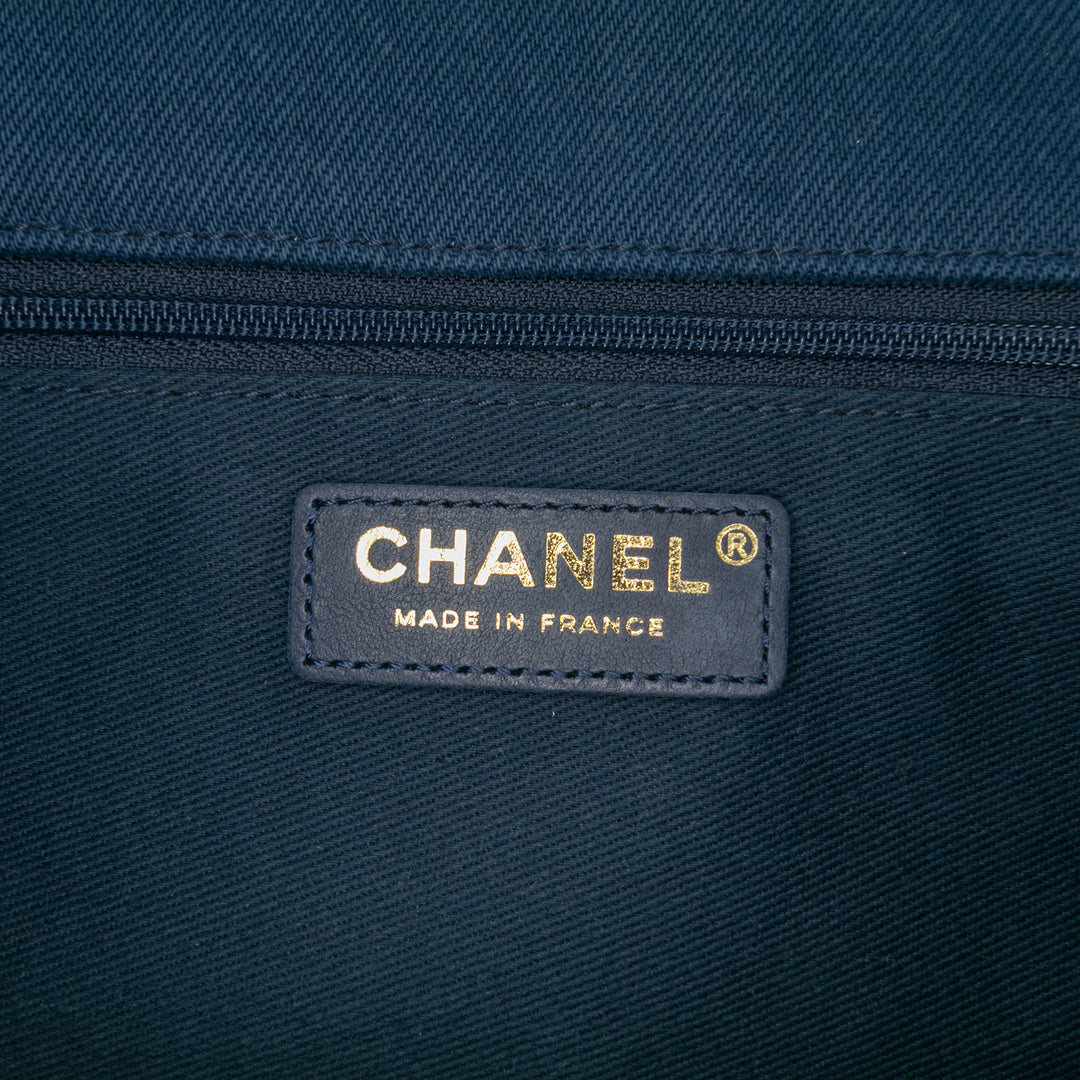 Chanel Jumbo Chevron Jean Fringe Coco Flap Bleu – GABY PARIS Authentique