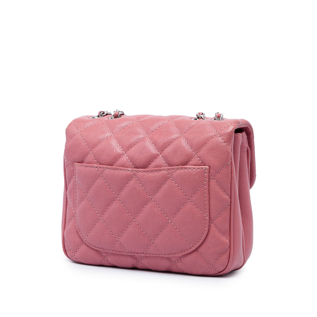 Matelassé Urban Companion à rabat Petit Cuir caviar Rose