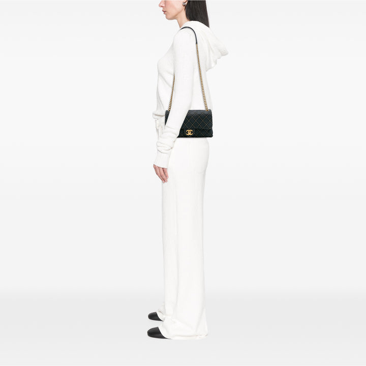 Chanel Medium Matelassé Cuir de veau Triple Surpiqué à rabat
