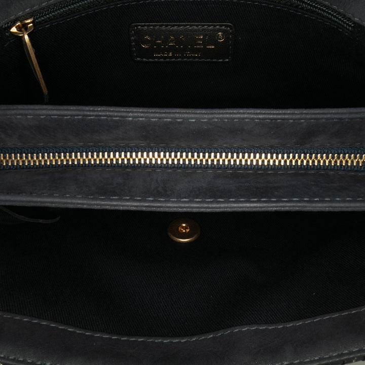 Chanel Medium Matelassé Cuir de veau Triple Surpiqué à rabat