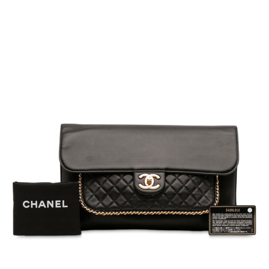 Chanel Matelassé Cuir d’agneau CC Unchained à rabat Pochette