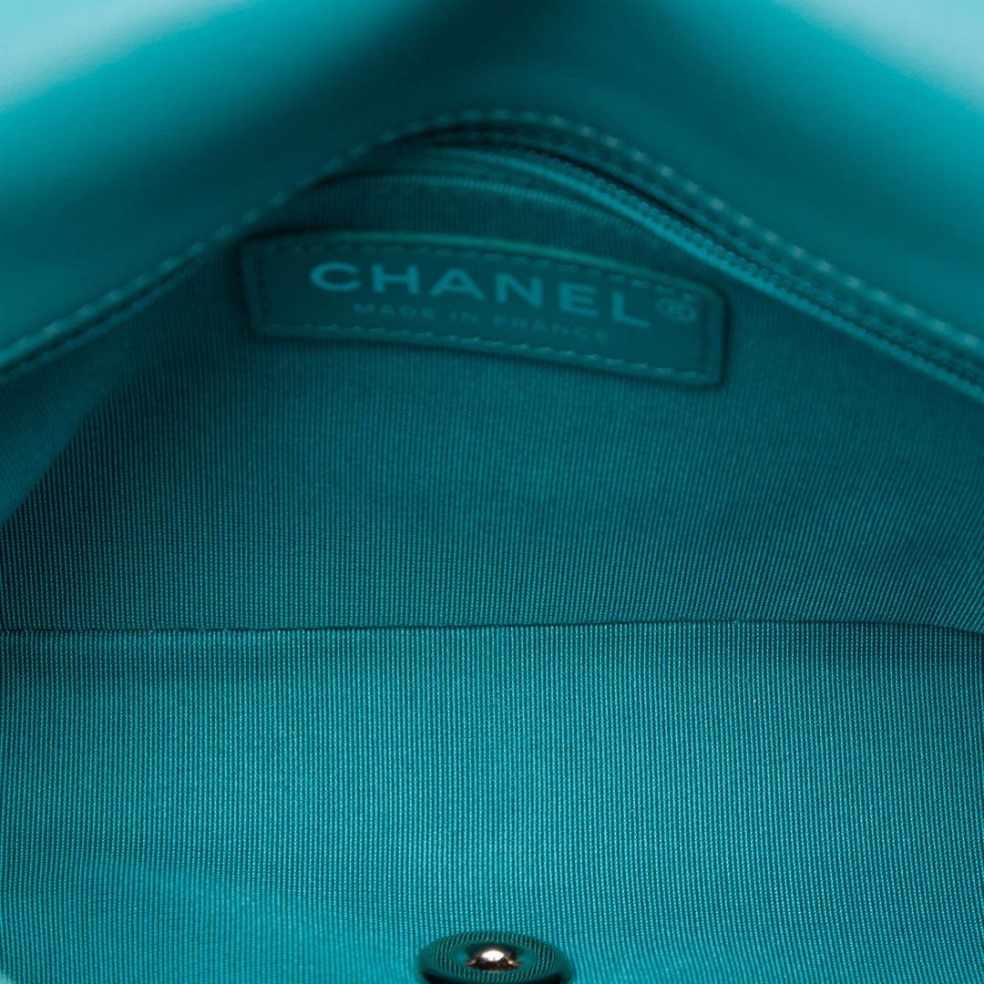 Chanel Small Matelassé Crumpled Cuir de veau Bi Vintage Rabat intégral