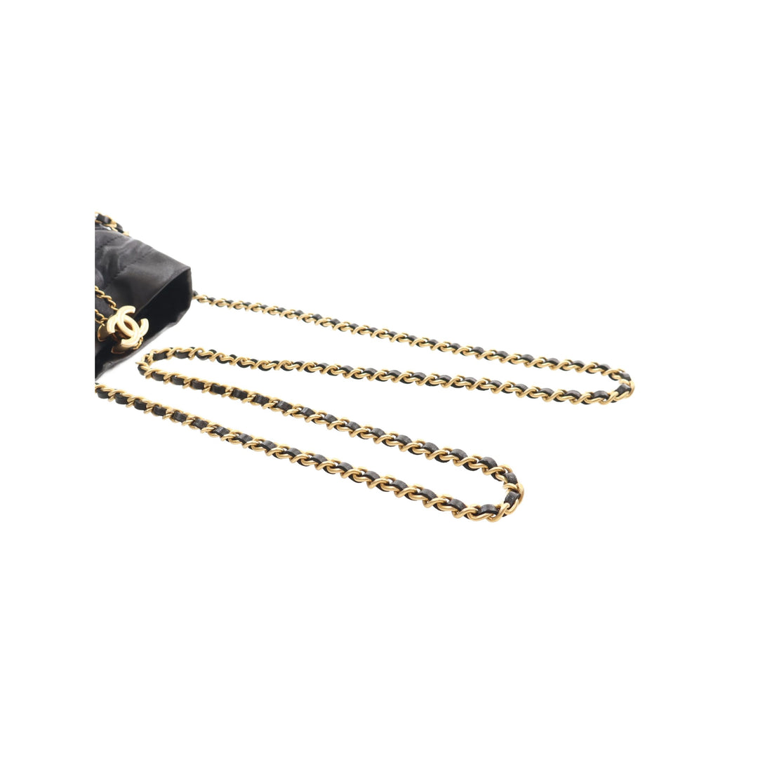 Chanel Pochette CC brillant Matelassé Cordon avec chaîne Cuir d'agneau Noir – vue 14 – GABY PARIS