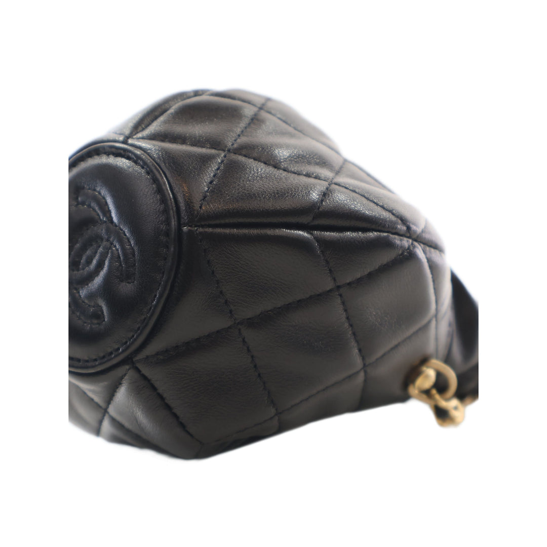Chanel Pochette CC brillant Matelassé Cordon avec chaîne Cuir d'agneau Noir – vue 8 – GABY PARIS