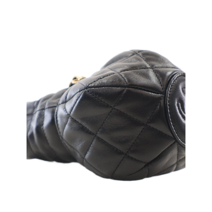 Chanel Pochette CC brillant Matelassé Cordon avec chaîne Cuir d'agneau Noir – vue 9 – GABY PARIS