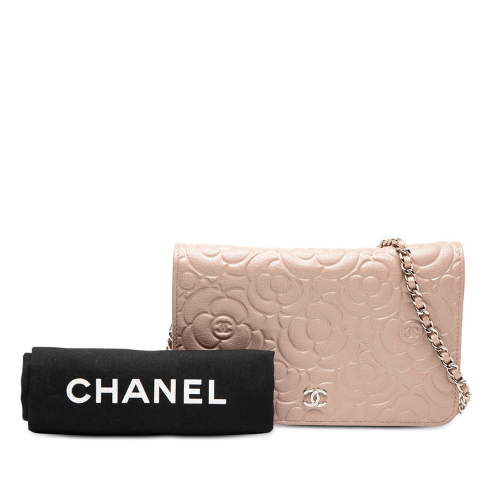 Chanel CC embossé Cuir d’agneau Camellia Wallet on Chain