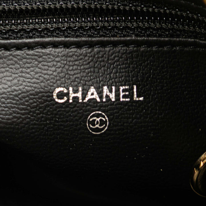 Chanel CC Caviar Cosmetic Pochette Noir
