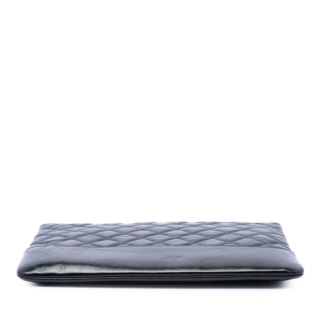 Chanel Medium Matelassé vieilli Cuir de veau Gabrielle O Étui Pochette
