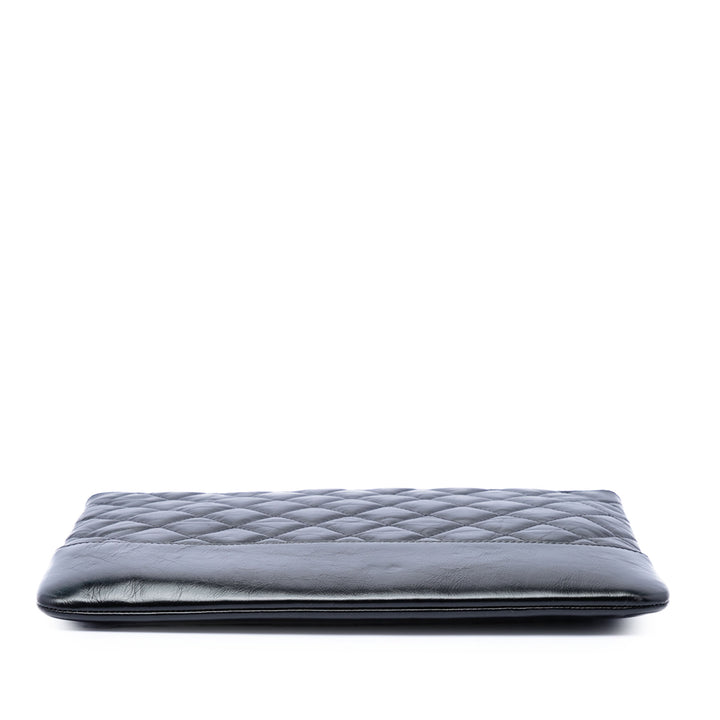 Chanel Medium Matelassé vieilli Cuir de veau Gabrielle O Étui Pochette