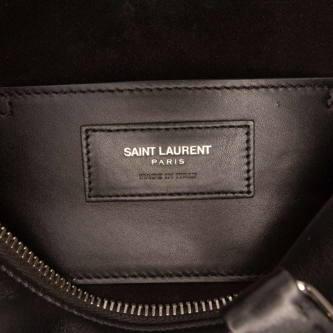 Saint Laurent Sac à main clouté Classic Duffle Baby Noir – vue 5 – GABY PARIS