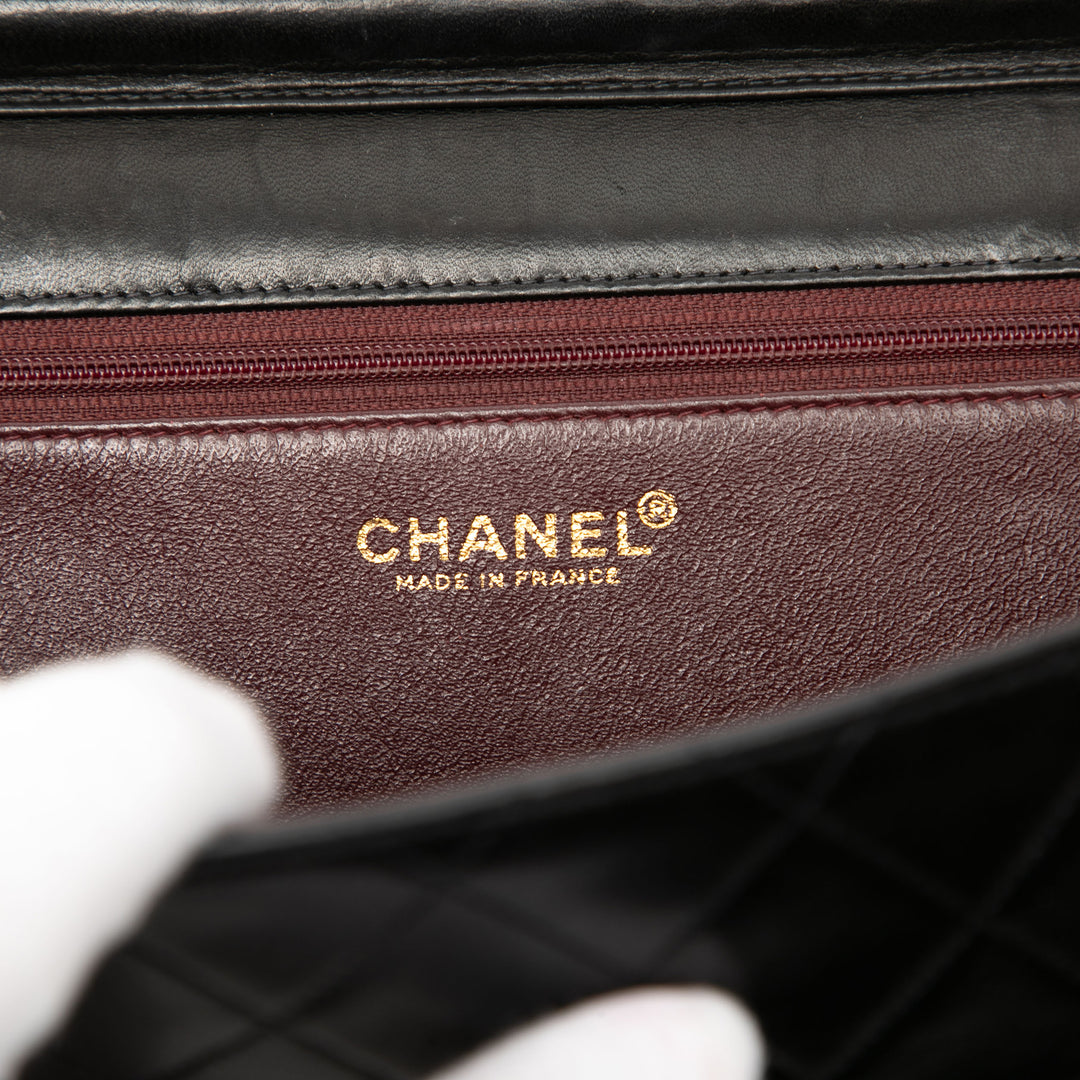 Chanel Medium CC Matelassé Cuir d’agneau Simple rabat