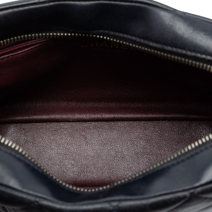 Chanel CC Matelassé Cuir d’agneau Diamond Sac caméra