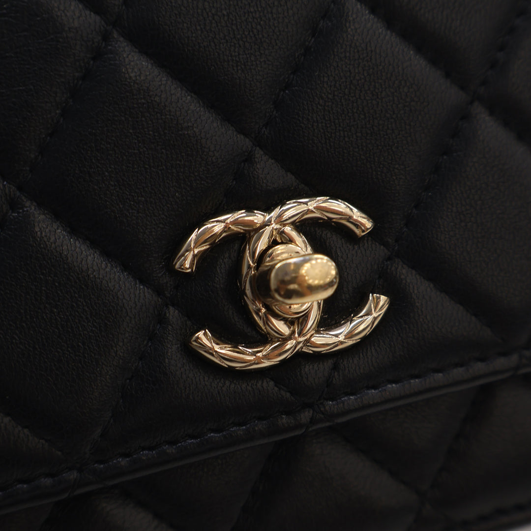 Chanel Mini Matelassé Cuir d'agneau Trendy CC Wallet on Chain