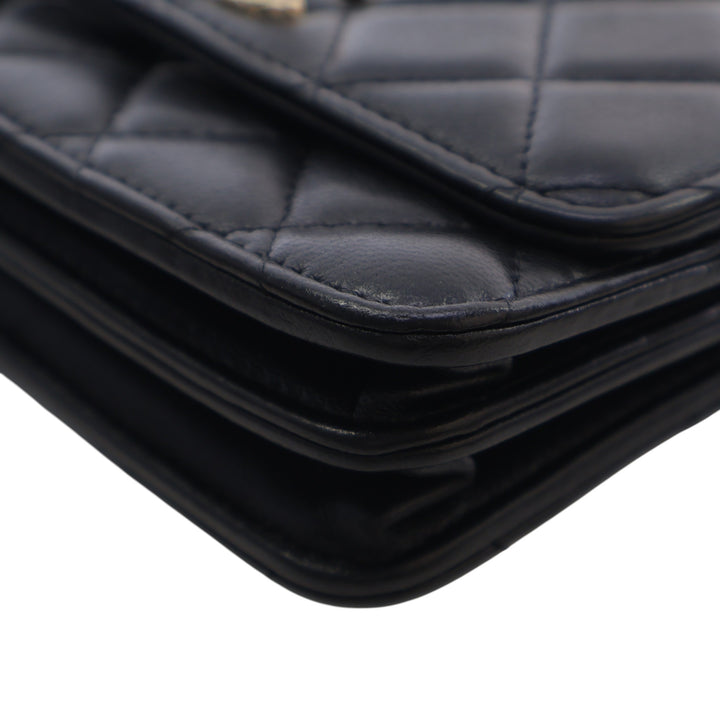 Chanel Mini Matelassé Cuir d'agneau Trendy CC Wallet on Chain