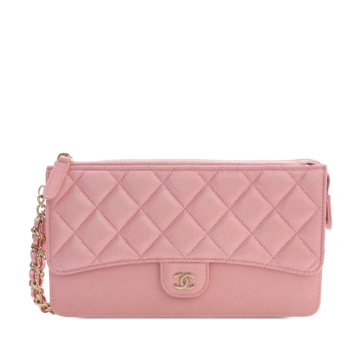 CC Matelassé Irisé à rabat Zippé Wristlet Pochette Cuir caviar Rose