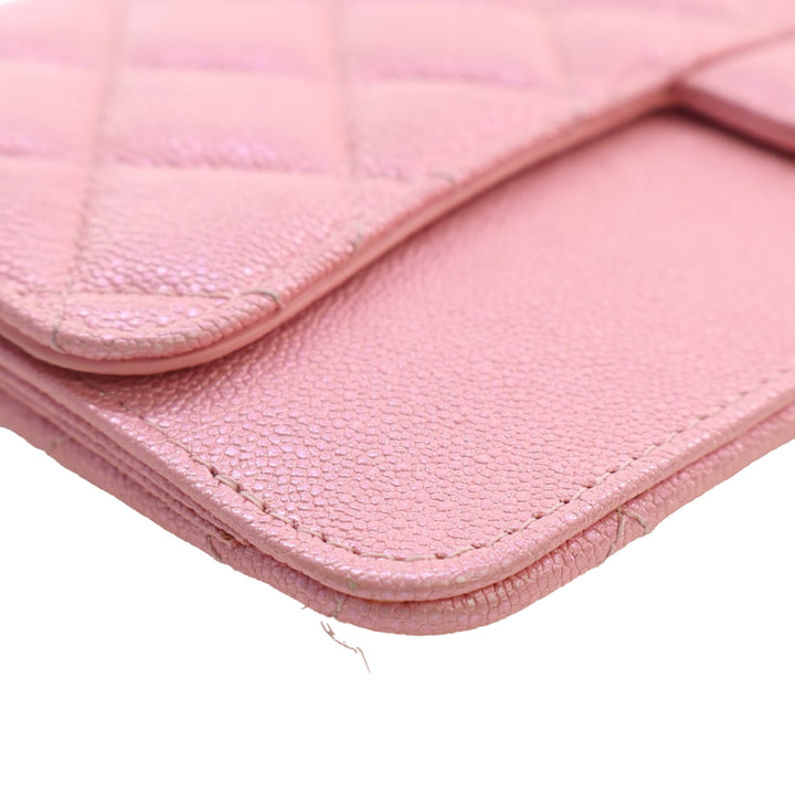 CC Matelassé Irisé à rabat Zippé Wristlet Pochette Cuir caviar Rose