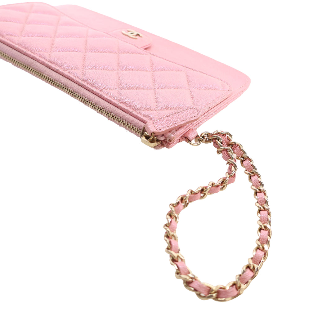 CC Matelassé Irisé à rabat Zippé Wristlet Pochette Cuir caviar Rose