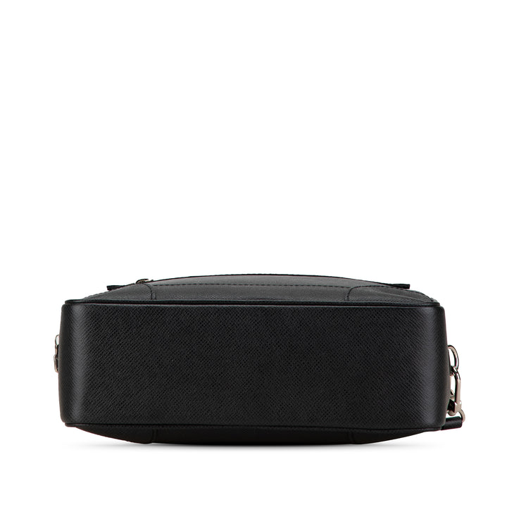 Louis Vuitton Taiga Neo Pavel Clutch Black - GABY PARIS