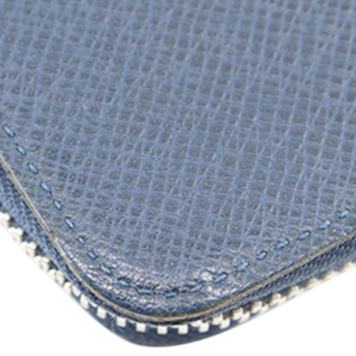Louis Vuitton Taiga Zippy Vertical Portefeuille long