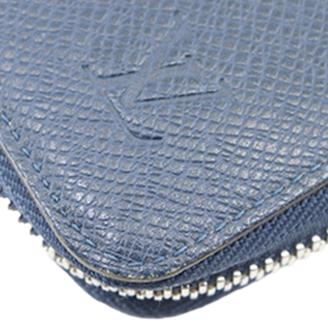 Louis Vuitton Taiga Zippy Vertical Portefeuille long