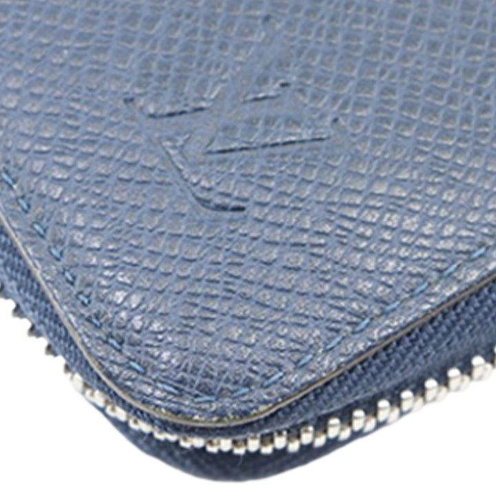 Louis Vuitton Taiga Zippy Vertical Portefeuille long