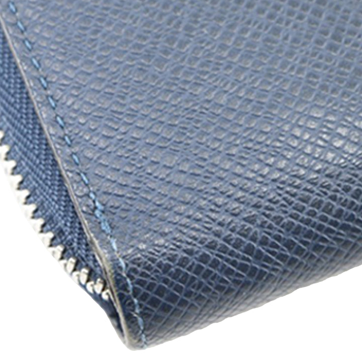 Louis Vuitton Taiga Zippy Vertical Portefeuille long