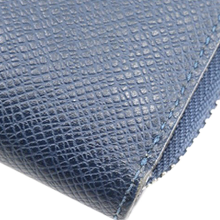 Louis Vuitton Taiga Zippy Vertical Portefeuille long
