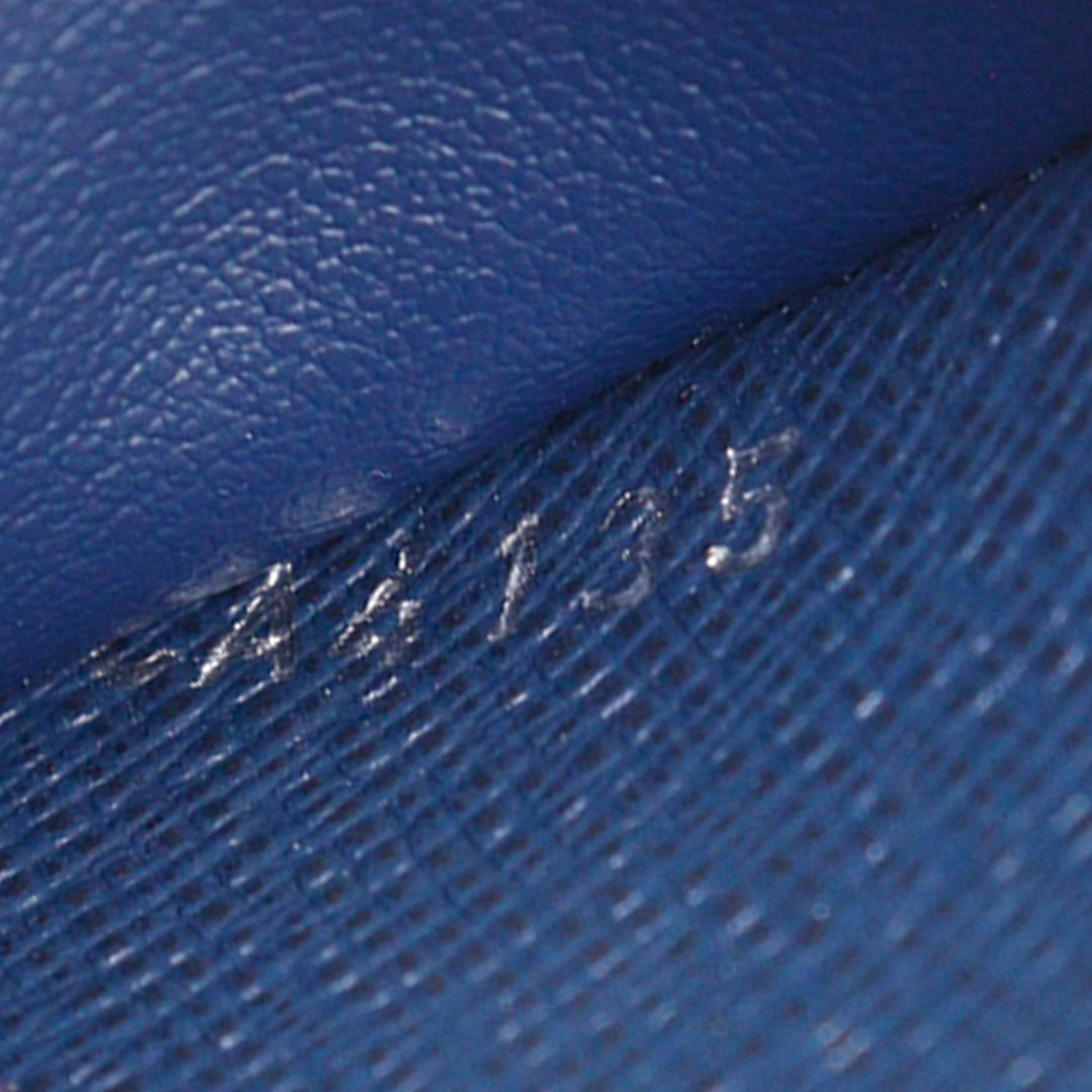 Louis Vuitton Taiga Zippy Vertical Portefeuille long