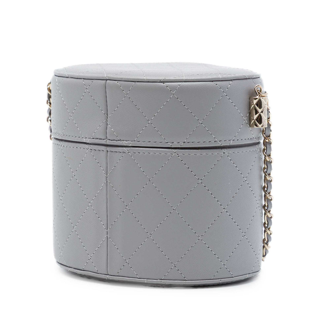 Chanel Matelassé CC Allure Vanity Petit Cuir d'agneau Gris