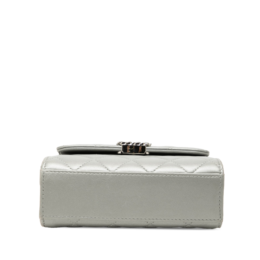 CC Métallisé Pochette avec chaîne Mini Cuir d'agneau Argenté