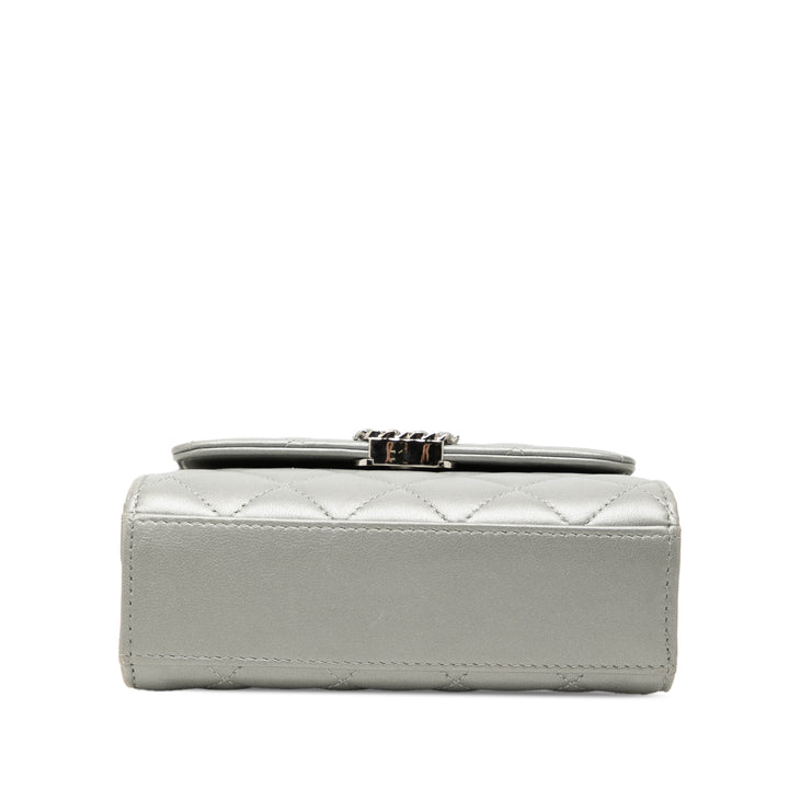CC Métallisé Pochette avec chaîne Mini Cuir d'agneau Argenté