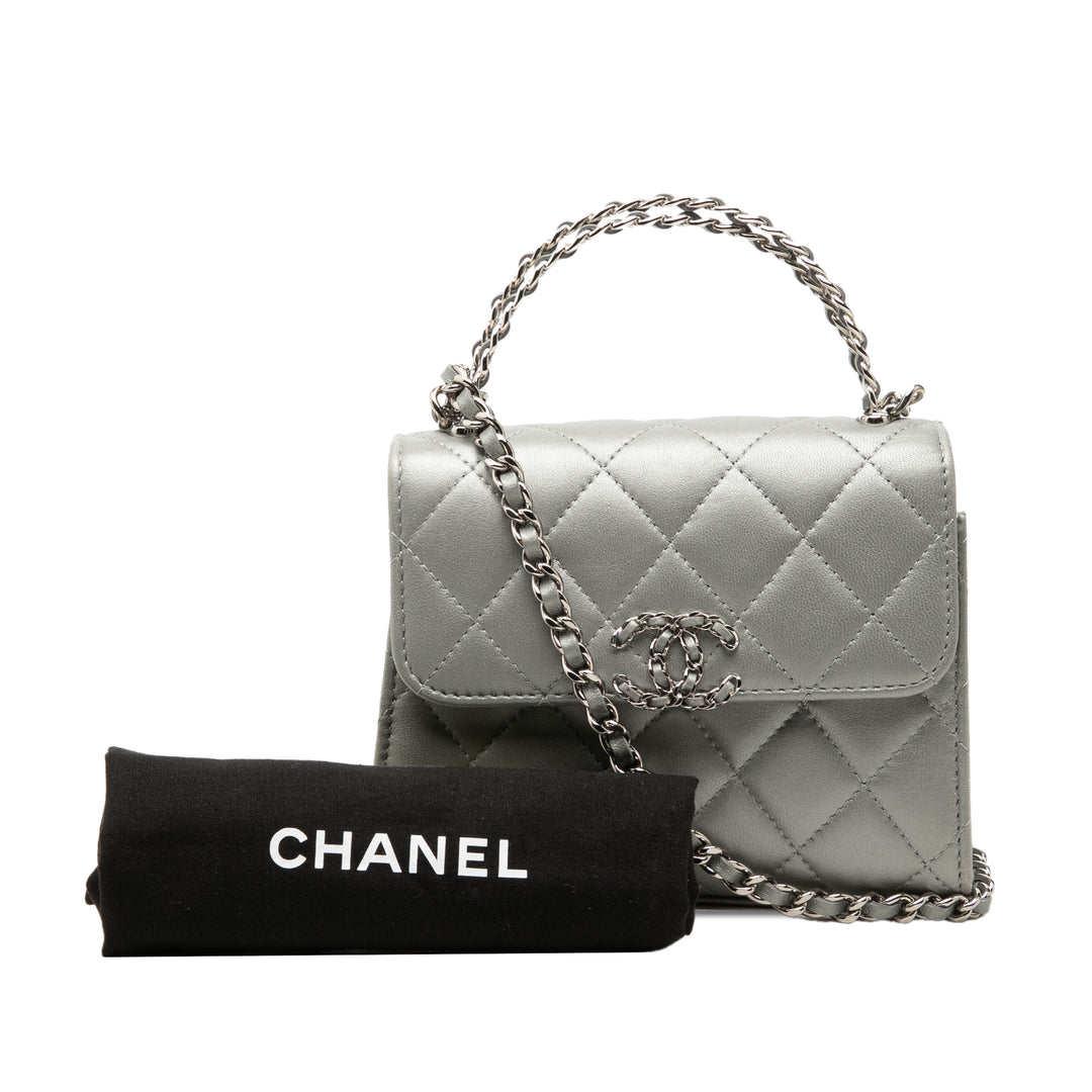 CC Métallisé Pochette avec chaîne Mini Cuir d'agneau Argenté