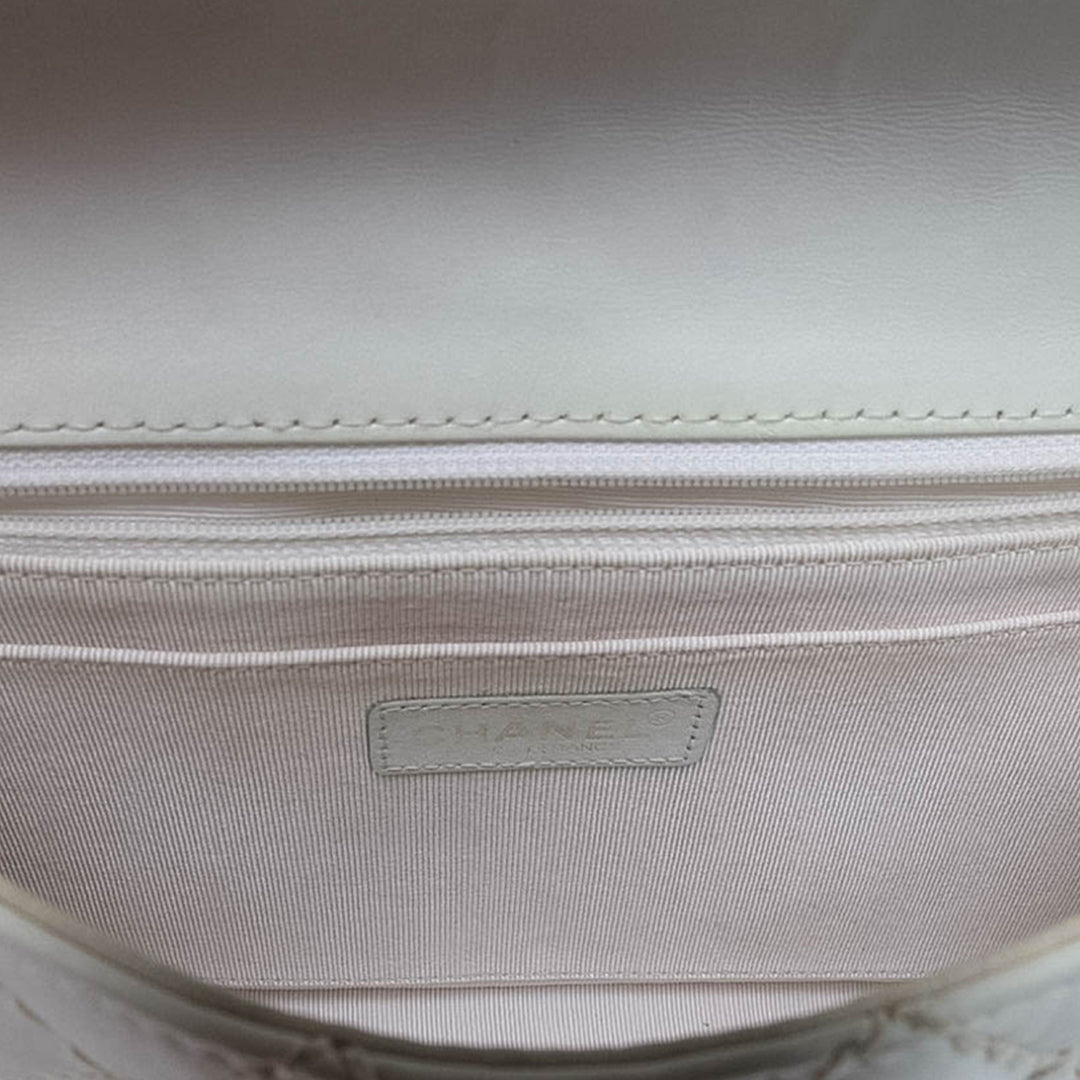Chanel Wild Stitch Rabat simple Moyen Cuir d'agneau Blanc – vue 4 – GABY PARIS