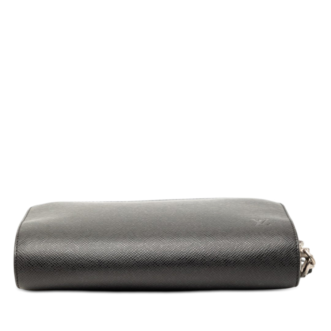 Louis Vuitton Taiga Pochette Baikal