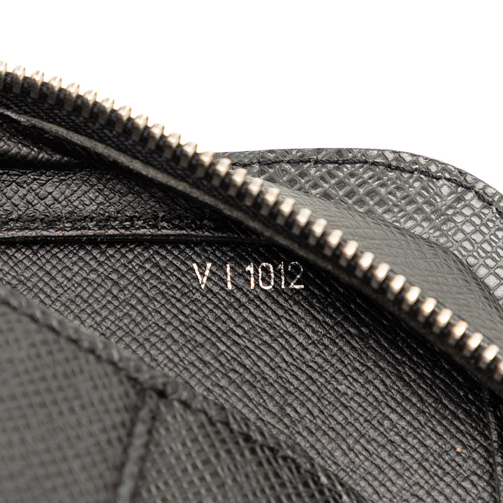 Louis Vuitton Taiga Pochette Baikal