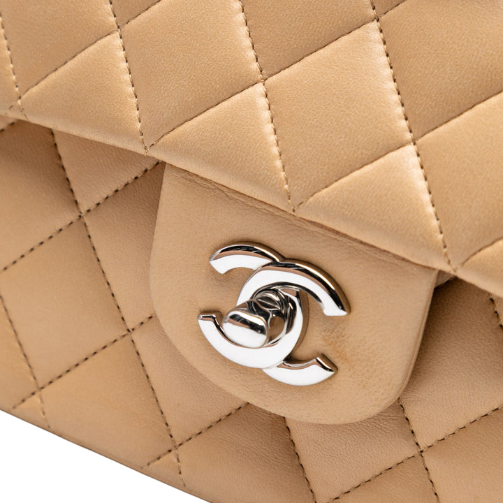 Chanel Medium Classic Cuir d’agneau Double rabat Marron