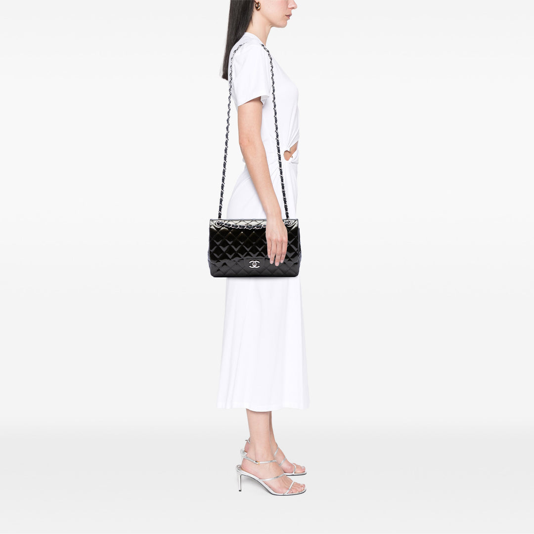 Chanel Jumbo Classic Striated Cuir verni Double rabat