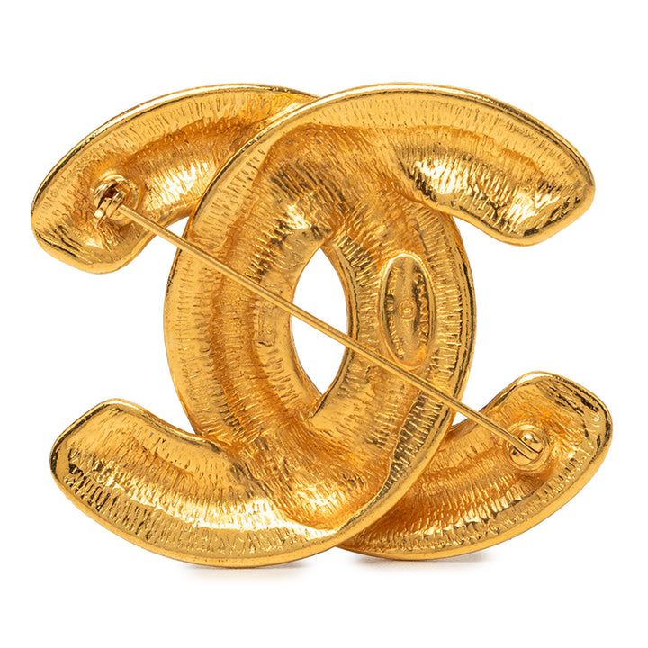 Chanel plaqué Matelassé CC Broche