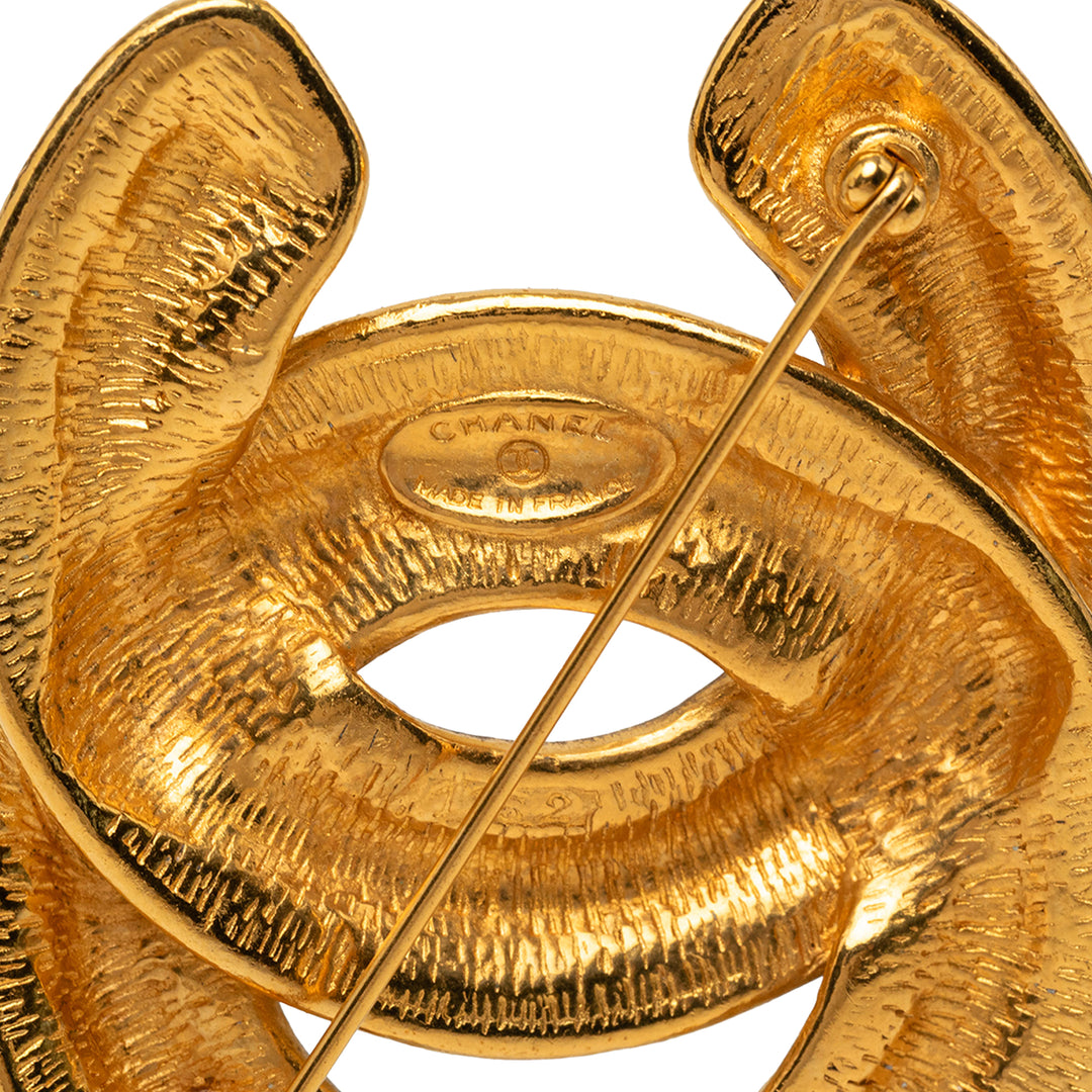 Chanel plaqué Matelassé CC Broche