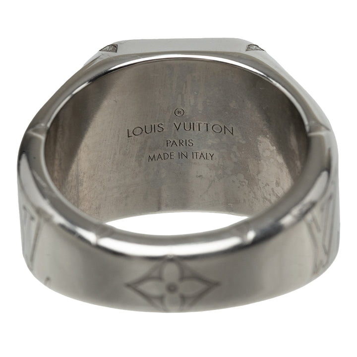 Louis Vuitton Brass Signet Bague Monogram Argenté – vue 4 – GABY PARIS