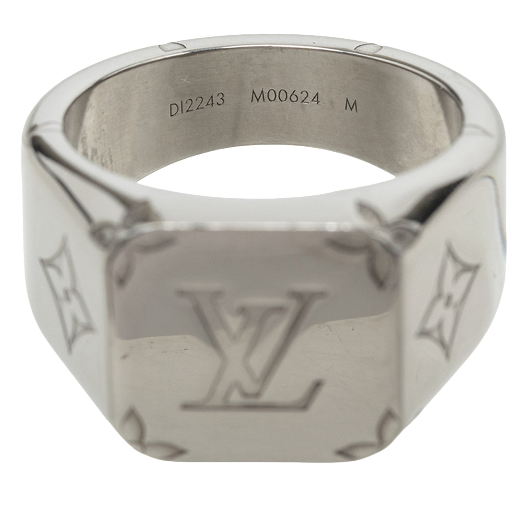 Louis Vuitton Brass Signet Bague Monogram Argenté – vue 5 – GABY PARIS