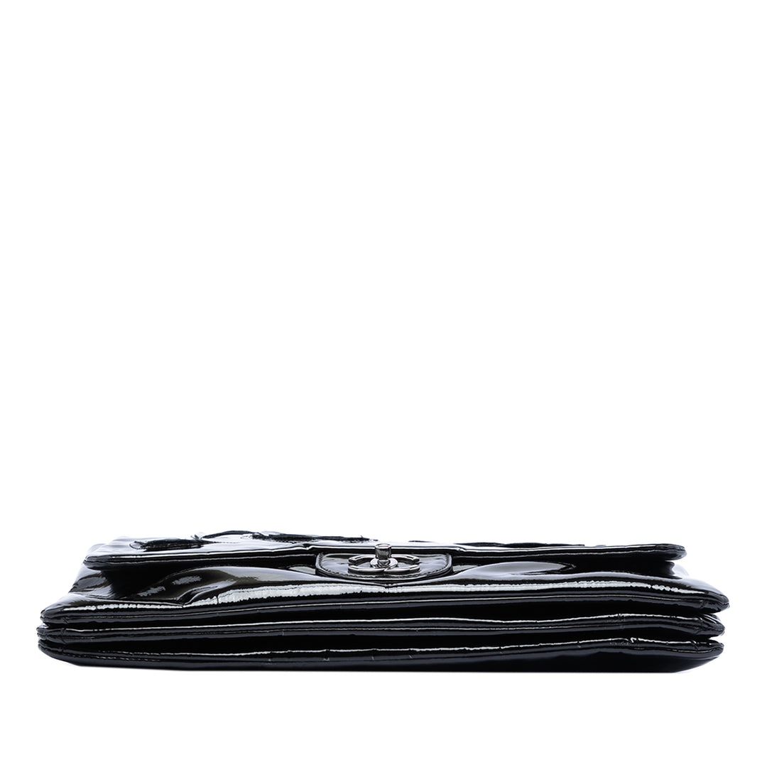 Chanel Cuir verni Camellia à rabat Sac