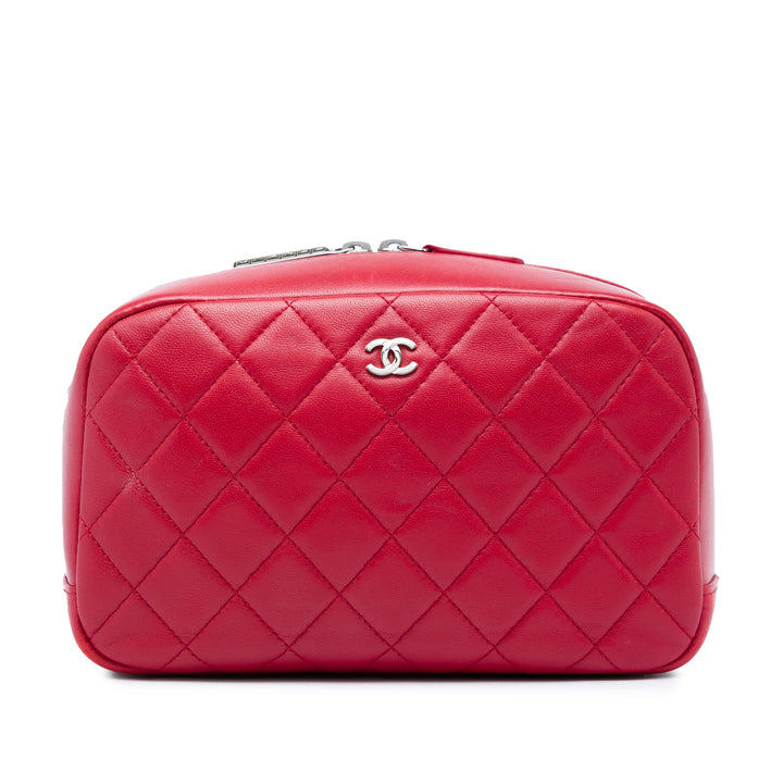Chanel Medium Matelassé Cuir d'agneau Curvy Cosmetic Pochette
