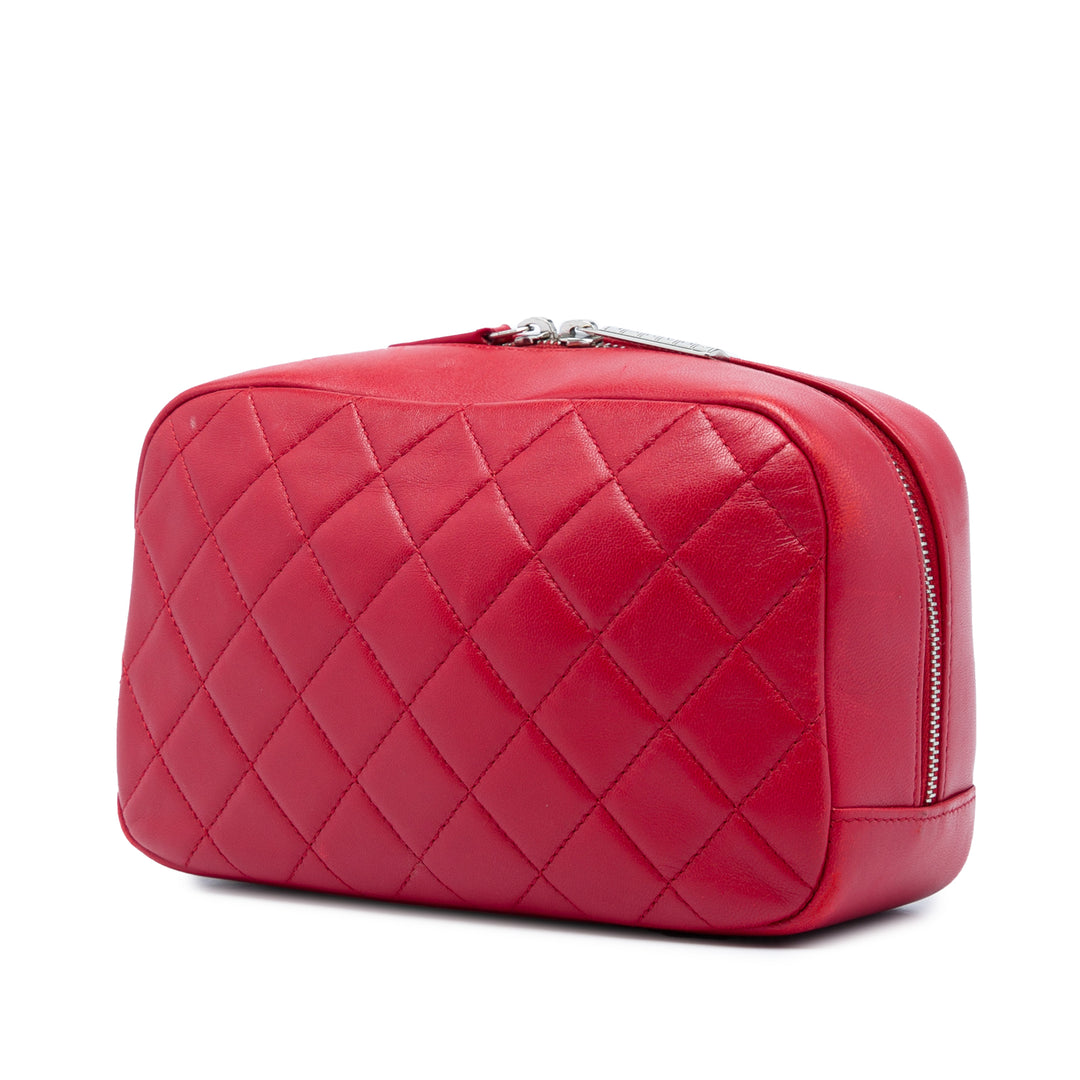 Chanel Medium Matelassé Cuir d'agneau Curvy Cosmetic Pochette