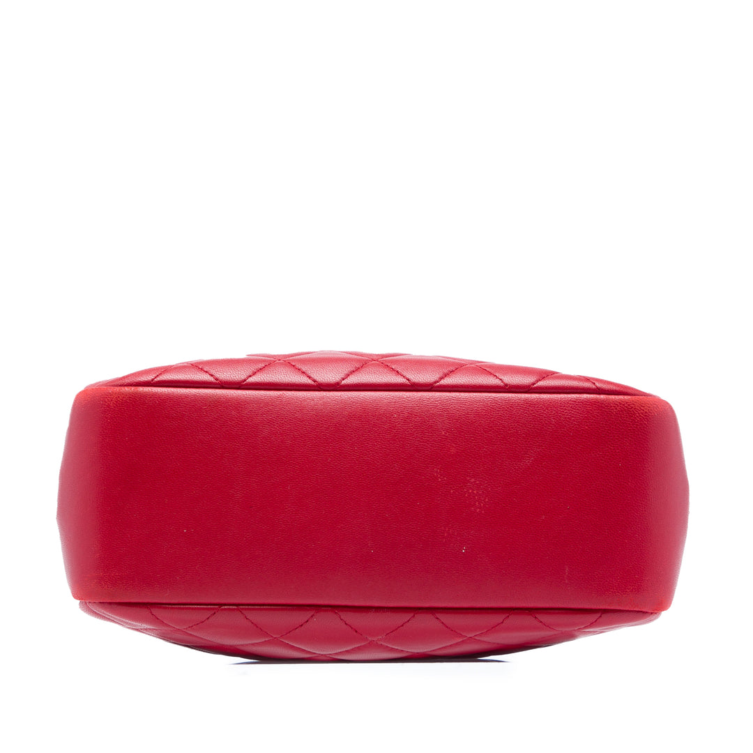 Chanel Medium Matelassé Cuir d'agneau Curvy Cosmetic Pochette