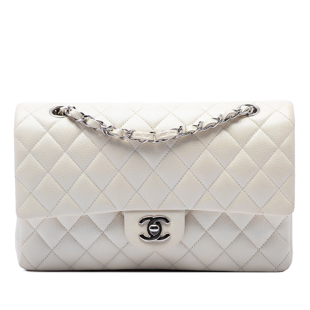 Chanel Classic Double rabat Moyen Cuir caviar Blanc – vue principale – GABY PARIS