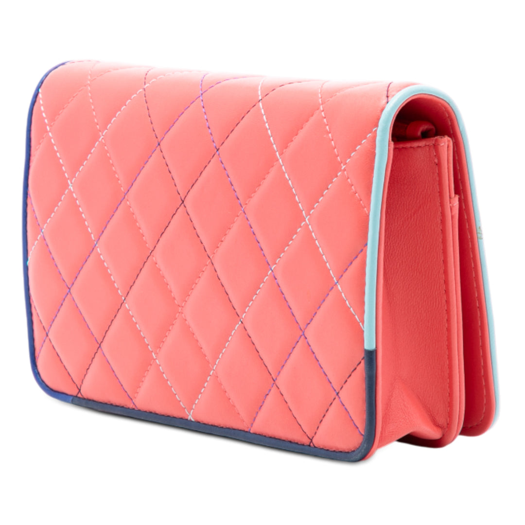Chanel CC Matelassé Cuir d’agneau Multicolor Border Rabat intégral Wallet on Chain